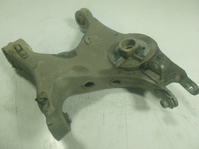 Braço oscilante inferior esquerdo de suspensão traseira Jaguar T4A8082
