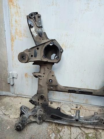 6884852 BMW Viga de suspensão dianteira (plataforma veicular)