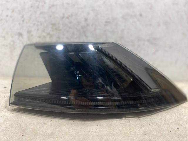Compre 9813508480 Peugeot/Citroen Lanterna traseira direita externa