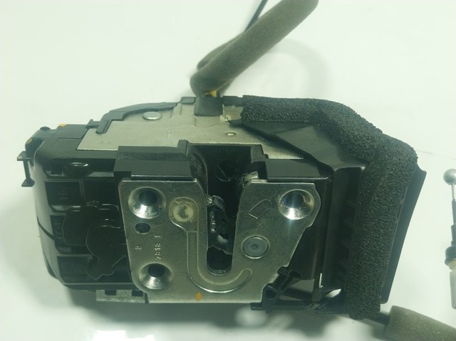 Fecho da porta dianteira direita 805004EA2A Renault (RVI)