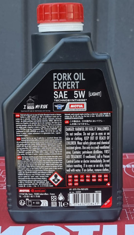 Óleo para as forquilhas e amortecedores 822301 Motul