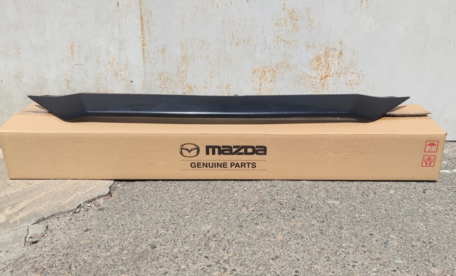 Moldura superior de grelha do radiador Mazda KSD4507E1ABB preço, a partir de 75,92 USD
