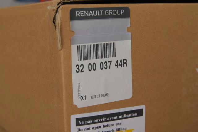 Junta universal traseira montada 320003744R Renault (RVI)