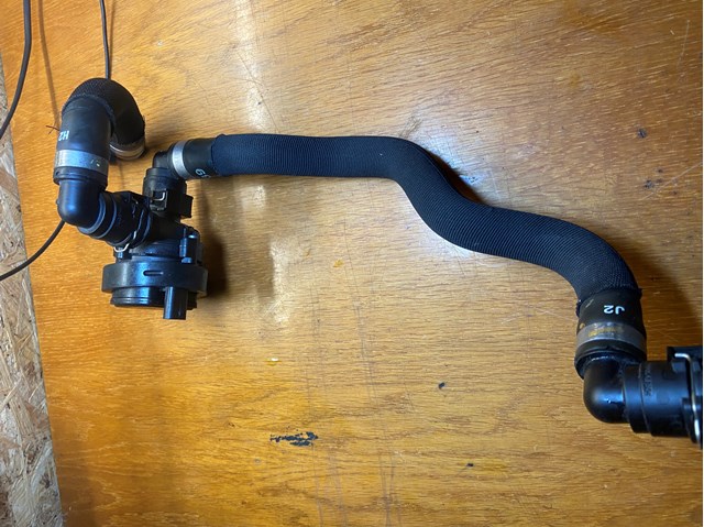 Bomba de água (bomba) de esfriamento Peugeot/Citroen 9833874480 preço, a partir de 64,70 USD