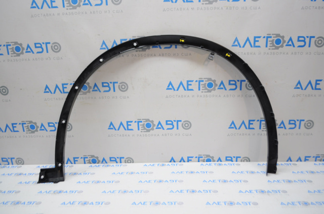 Expansor (placa sobreposta) de arco do pára-lama dianteiro esquerdo Nissan/Infiniti 768535AA0A