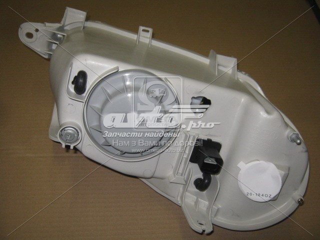 205896A52B TYC Luz esquerda