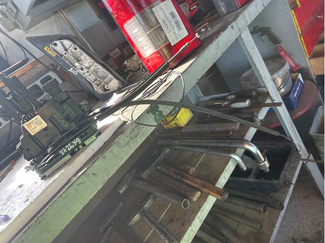 Cabo (pedal) de abertura do fecho da porta traseira esquerda Fiat/Alfa/Lancia 1362477080 preço, a partir de 14,16 USD