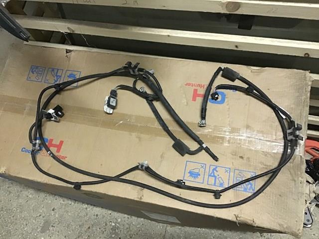 8211433130 Toyota Fios isolados da seção de motor