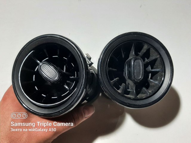 Compre A91083034019051 Mercedes Grelha de ventilação de salão no "painel de instrumentos"
