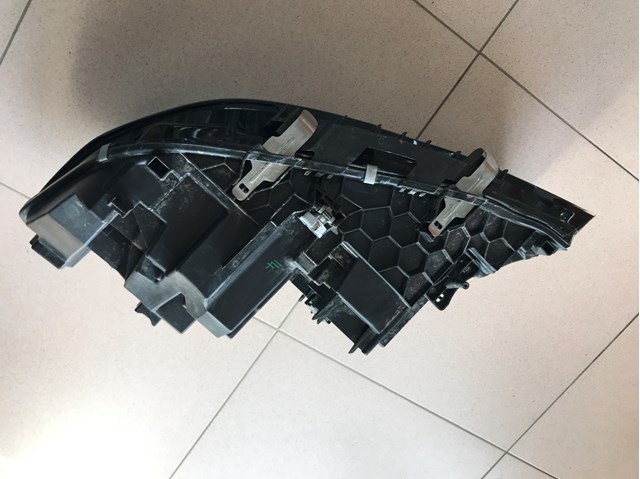 63118496150 BMW Luz direita