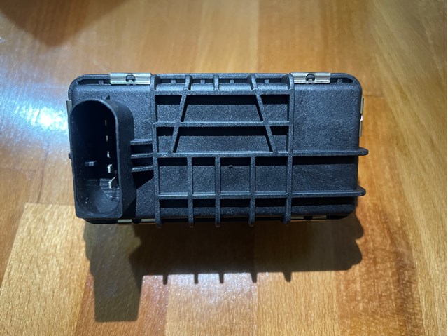 Válvula (atuador) de controlo de turbina Porsche 6NW009550 preço, a partir de 155,76 USD