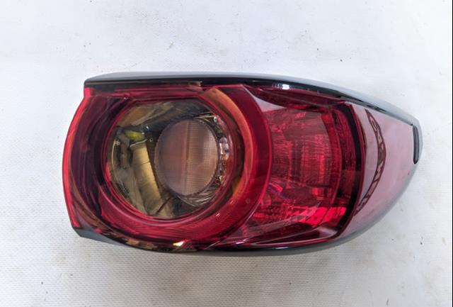 Compre KB8M51150F Mazda Lanterna traseira direita externa