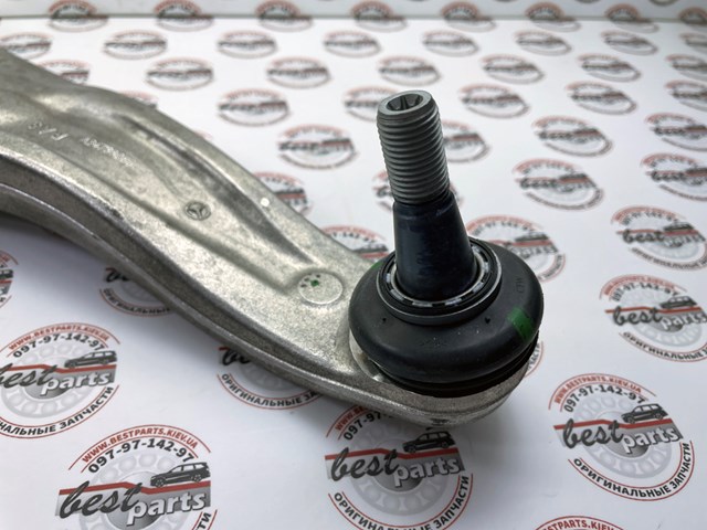 Braço oscilante inferior direito de suspensão dianteira A2473308802 Mercedes