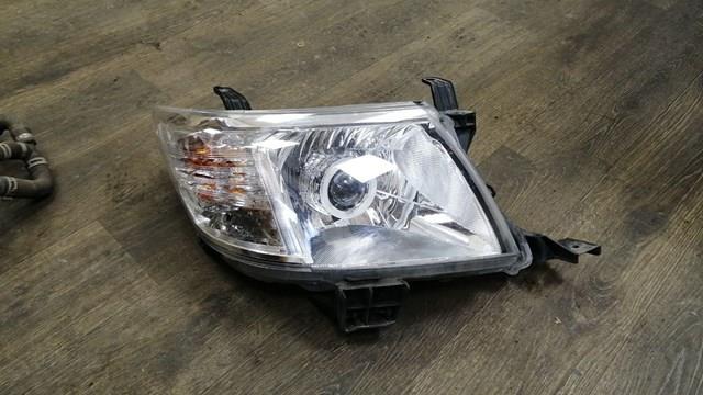 Luz direita Toyota 811100K401