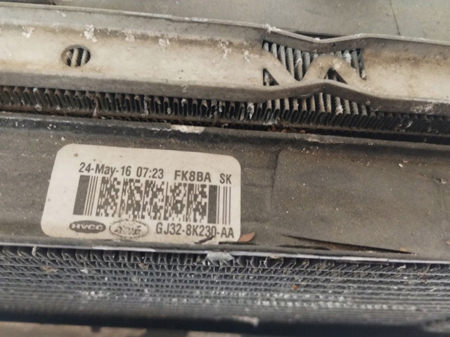 Radiador de esfriamento de motor Jaguar J9C7323 preço, a partir de 572,80 USD