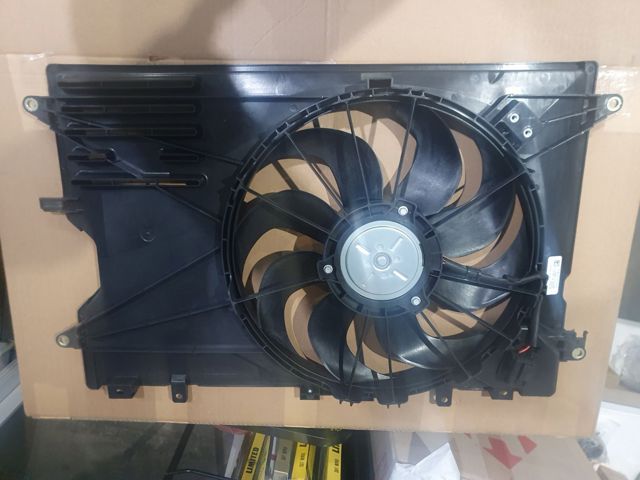 Compre PAF215025 Mazda Difusor do radiador de esfriamento, montado com motor e roda de aletas