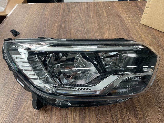 Luz direita Renault (RVI) 260105660R preço, a partir de 430,40 USD