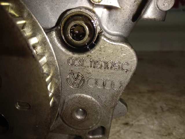 Compre 03L115105C VAG Bomba de óleo