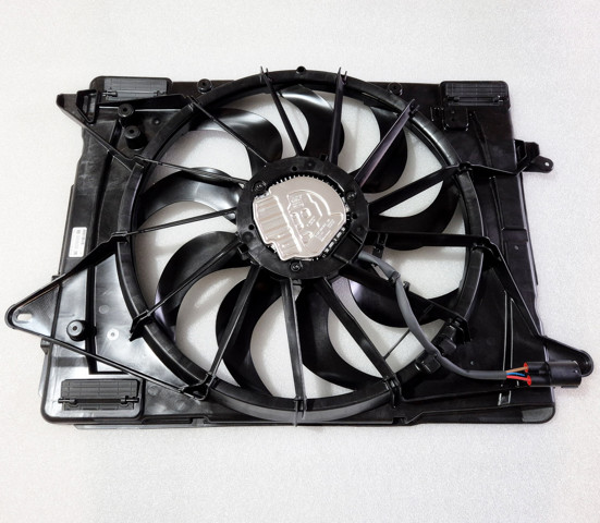 0130708529 Bosch Difusor do radiador de esfriamento, montado com motor e roda de aletas