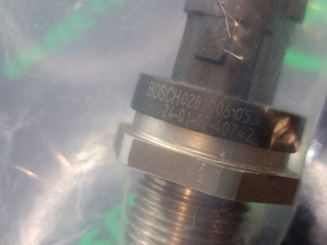 281006053 Bosch Sensor de pressão de combustível