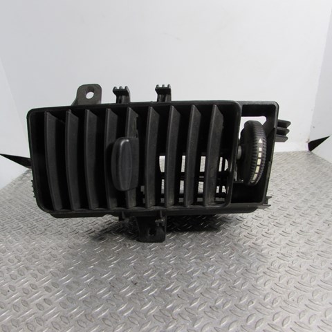 Grelha esquerda de ventilação de salão no "painel de instrumentos" Mercedes A9068300054 preço, a partir de 80,02 USD