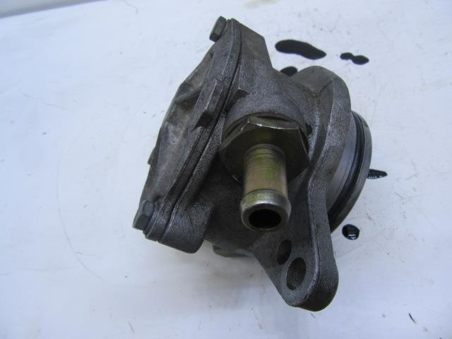 Bomba a vácuo 2246126 BMW