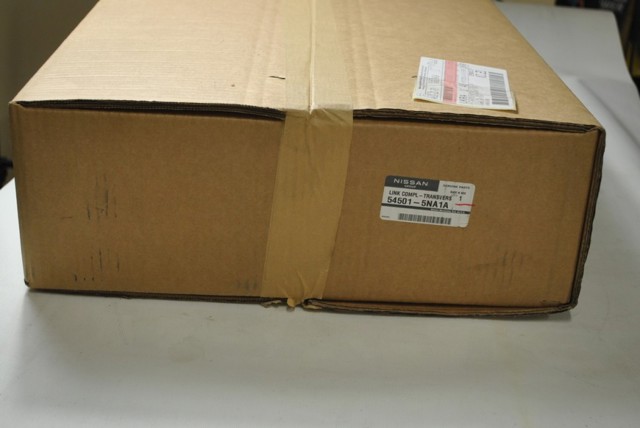 Braço oscilante inferior esquerdo de suspensão dianteira 545015NA1A Nissan/Infiniti