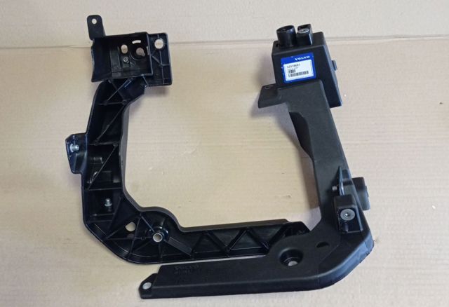 Consola dianteira de fixação do pára-lama dianteiro esquerdo Volvo 32318691 preço, a partir de 99,49 USD