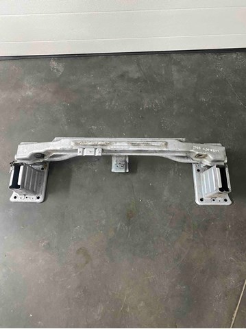 5714034004 Ssang Yong Suporte inferior do radiador (painel de montagem de fixação das luzes)