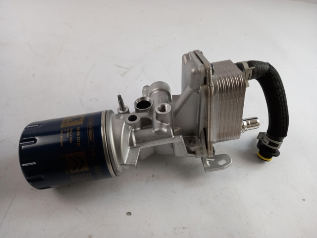 Caixa do filtro de óleo Peugeot/Citroen 9826074680 preço, a partir de 196,38 USD