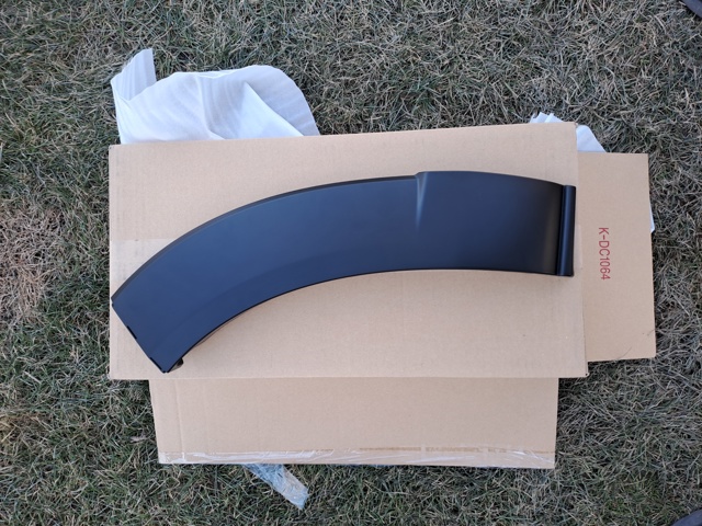 Compre DFR551W71D Mazda Placa sobreposta direita do pára-choque dianteiro