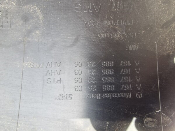 1678852205 Mercedes Placa sobreposta do pára-choque dianteiro
