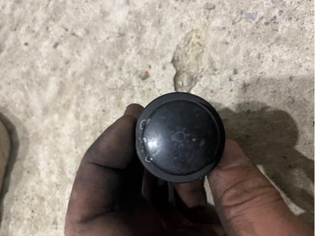 Comutador das luzes no "painel de instrumentos" 90191677 General Motors