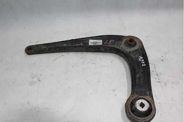Braço oscilante inferior esquerdo de suspensão dianteira Peugeot/Citroen 9816863680