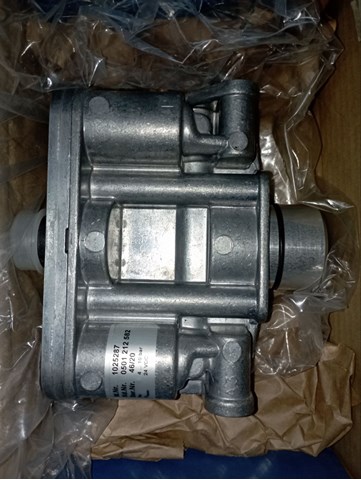 0501212582 ZF Parts Válvula de divisor