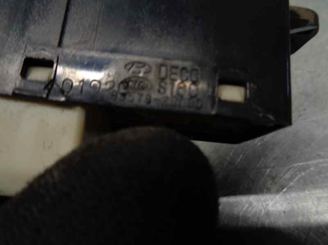Botão dianteiro direito de ativação de motor de acionamento de vidro Hyundai/Kia 935782D000