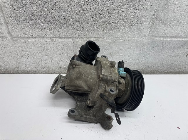 Bomba de água (bomba) de esfriamento 55493045 General Motors