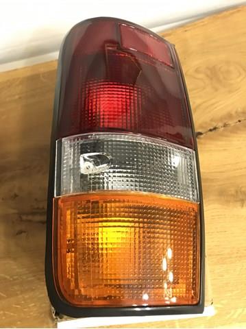 Lanterna traseira direita Toyota Land Cruiser 80 J8