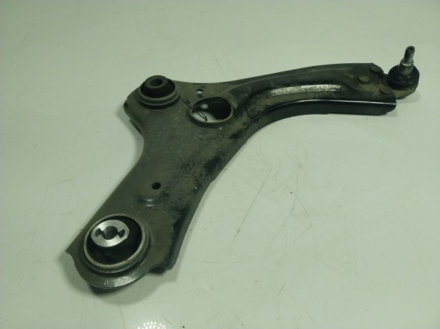 Bloco silencioso dianteiro do braço oscilante inferior Renault (RVI) 545009574R preço, a partir de 17,88 USD