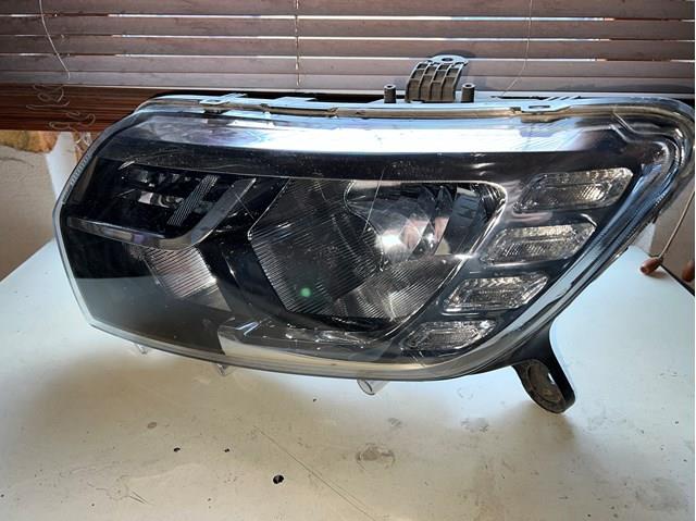 Luz esquerda Renault (RVI) 260605665R