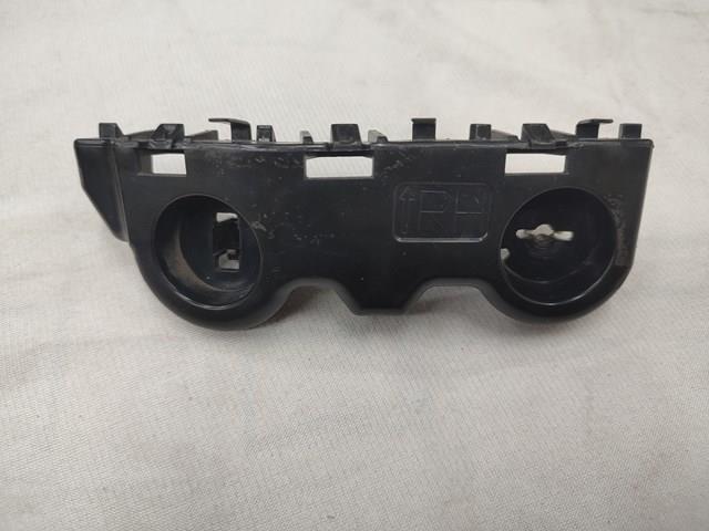 Compre 622245RB0A Nissan/Infiniti Consola do pára-choque dianteiro direito