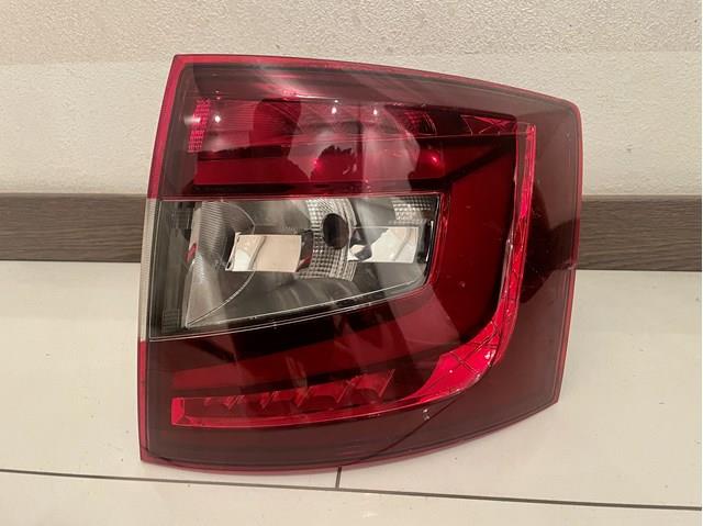Compre 5E9945208 VAG Lanterna traseira direita