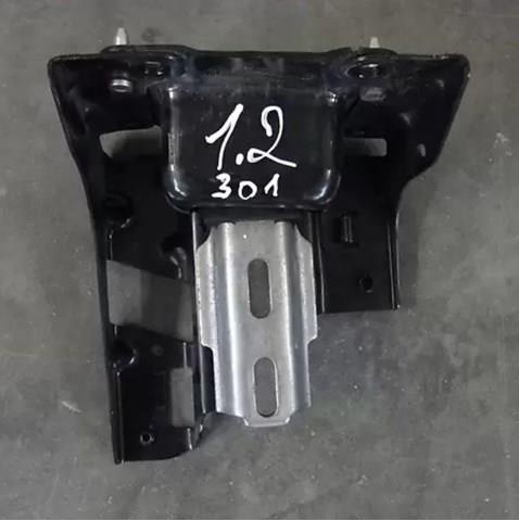 9810216980 Peugeot/Citroen Consola de coxim (apoio) esquerda de motor
