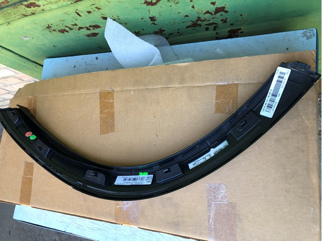 Expansor direito (placa sobreposta) de arco do pára-lama traseiro Mercedes A16788002059999 preço, a partir de 602,34 USD