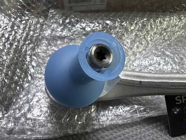 Braço oscilante inferior direito de suspensão dianteira BMW 31108837894 preço, a partir de 109,09 USD