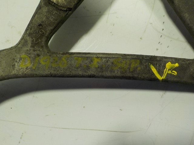 C2Z31679 Jaguar Braço oscilante superior esquerdo de suspensão traseira
