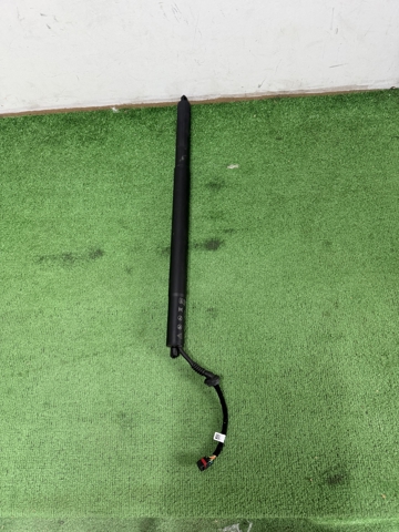 4M8827851K VAG Amortecedor de tampa de porta-malas (de 3ª/5ª porta traseira)