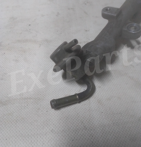 Regulador de pressão de combustível na régua de injectores Mazda 626 IV GE