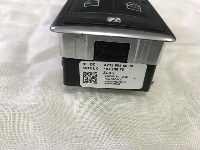  Mercedes A2129056000