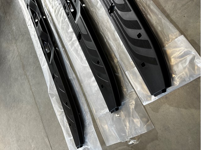 Compre A91068626009051 Mercedes Cobrimento de painel traseiro de porta-malas